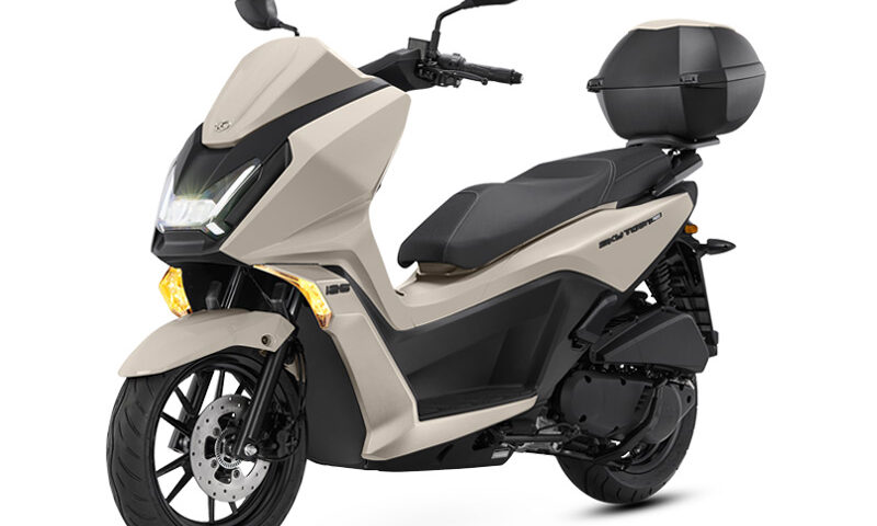 Kymco Sky Town 125 ABS: Arena Nude.